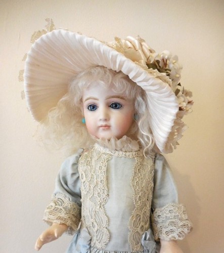 Stunning vintage cream - cream, silk