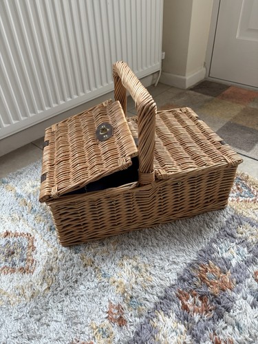 Vintage wicker picnic - picnic, basket