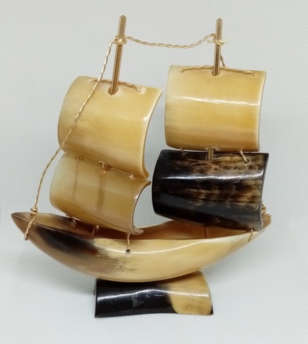 Sail boat yacht - boat, horn