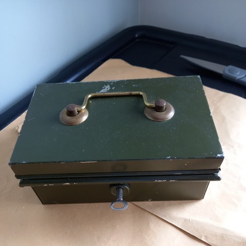 Vintage british money tin - british, /