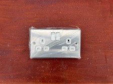 LAP 13A 2-GANG DP SWITCHED PLUG SOCKETS BRUSHED STAINLESS STEEL WHITE INSERTS