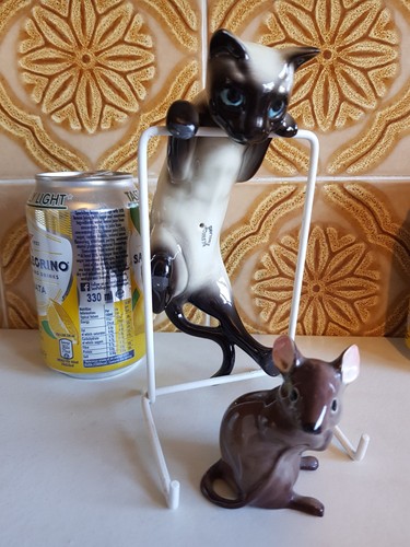 Beswick siamese cat - beswick, mouse