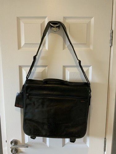 Tumi black leather satchel - black,