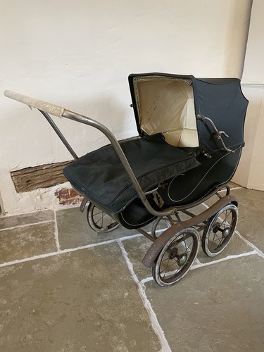 1960 70s vintage - tan, pram