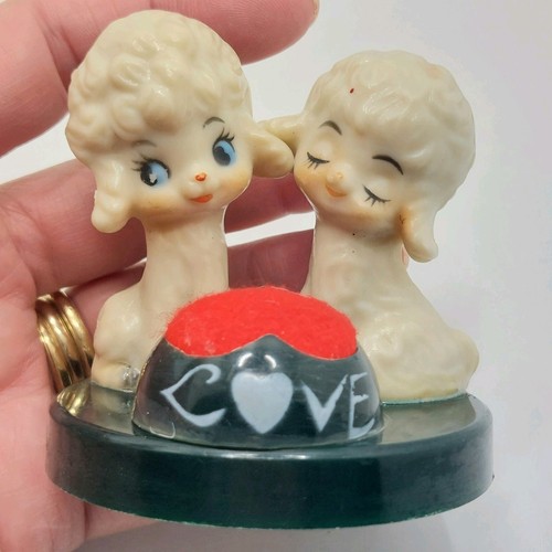 Fab vintage plastic pin - vintage,