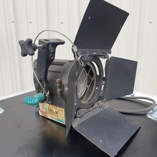 5x Strand Quartzcolor 500w Fresnel lighting fixtures