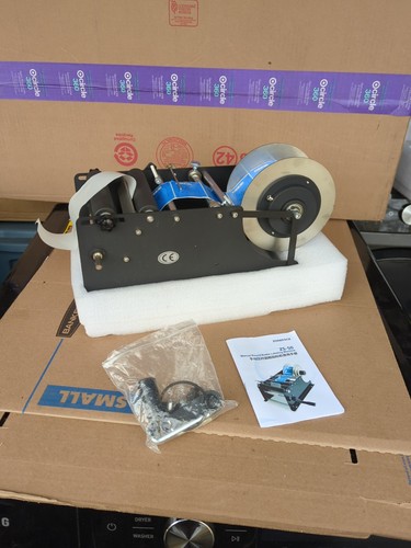 Hand crank labelling - hand,
