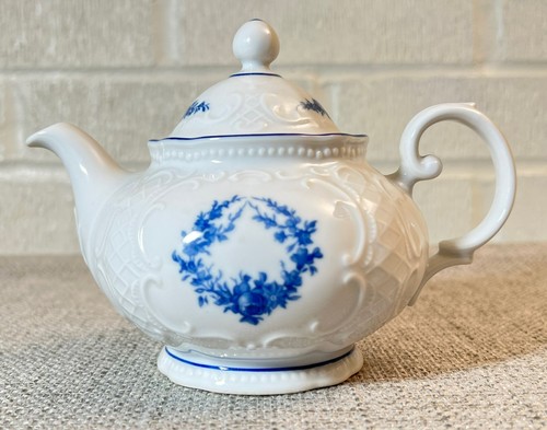 Blue white teapot seltmann - white,