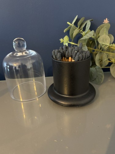 Large black tip - tip, matches