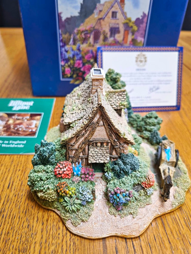Lilliput lane cruck end - lilliput,