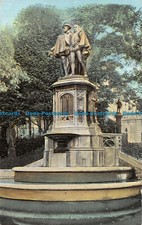 R055466 Bruxelles. Statue d