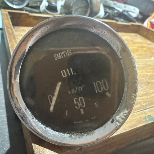 Smiths oil pressure gauge - smiths,