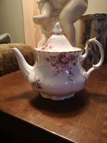 Royal albert bone china teapot - royal,