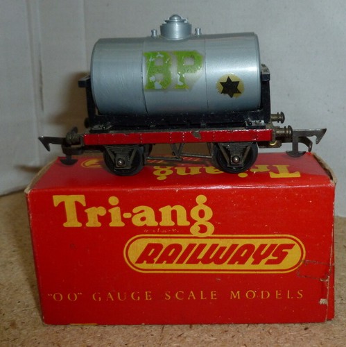 Vintage triang tank wagon r12 - triang,