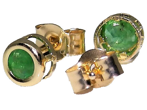 9ct gold emerald solitaire - gold,