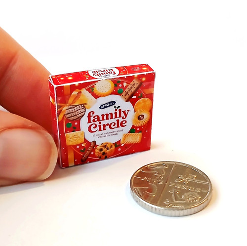 Dolls house miniature - dolls,