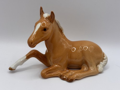 Vintage beswick palomino lying - palomino,
