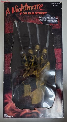 Neca nightmare elm - on, street