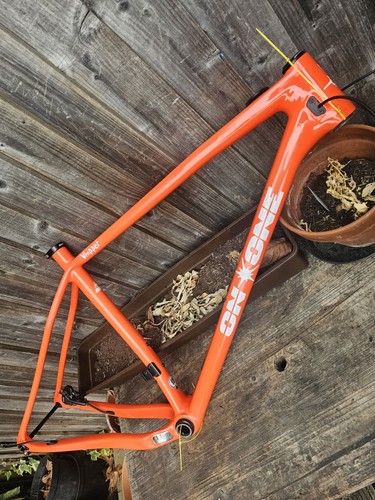 One whippet carbon mountain - one,