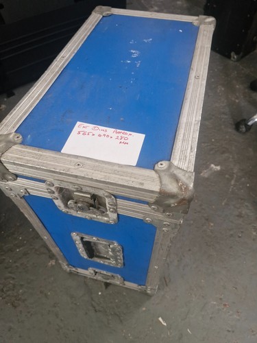 Medium flightcase ext dims - medium,