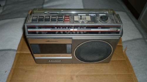 Vintage sanyo radio - sanyo, cassette