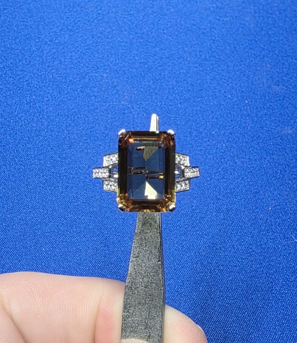 6ct emerald cut zultanite - 6ct,