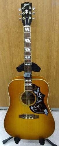 Gibson hummingbird - gibson, 23