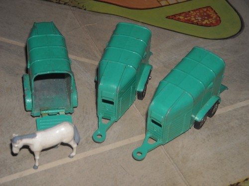 Vintage husky green rice - 3x, 38