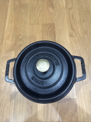 Black cocotte staub round - black,