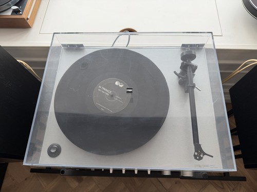 Rega rp1 turntable silver - turntable, /
