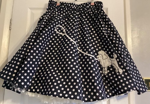 Full circle poodle skirt - full,