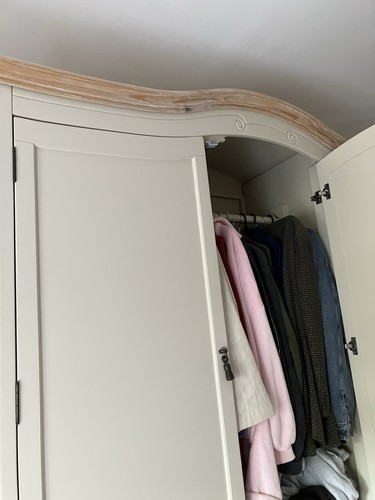Top quality solid - top, pine