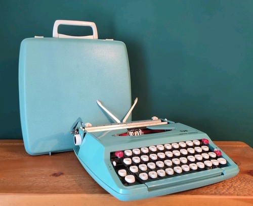 Vintage turqoise smith corona - smith,