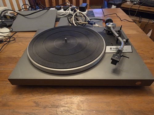Technics turntable - ,