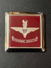 SCARCE PERIOD VINTAGE CAR BADGE EMBLEM - PARACHUTE REGIMENT - FREE POSTAGE