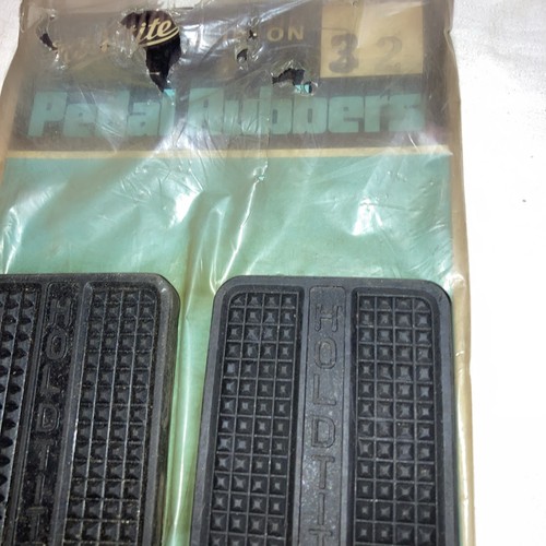 Triumph 2000 pedal - triumph, rubber
