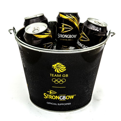 Strongbow black metal - black,