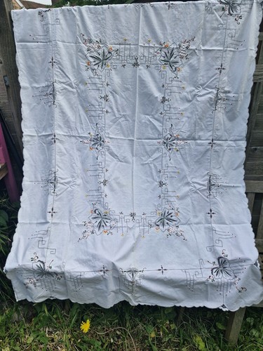 Vintage embroidered tablecloth - embroidered,