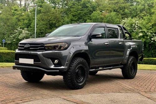 Toyota hilux black spoiler - black,