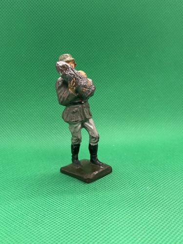 Lineol german soldier - lineol, carrying