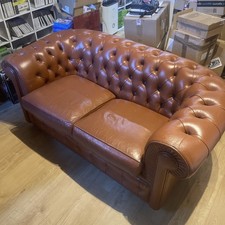 2-Seater Chesterfield-Style
