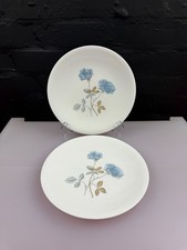 Wedgwood Ice Rose Cake Serivng