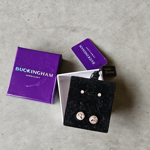 Pairs cubic zirconia stud - of,