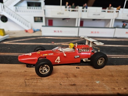 Scalextric ferrari gp - c9,