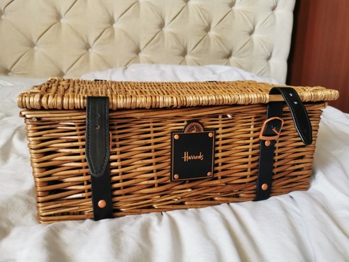 Harrods luxury wicker hamper - luxury,