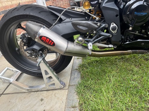 Triumph 675 street triple mass - 675,