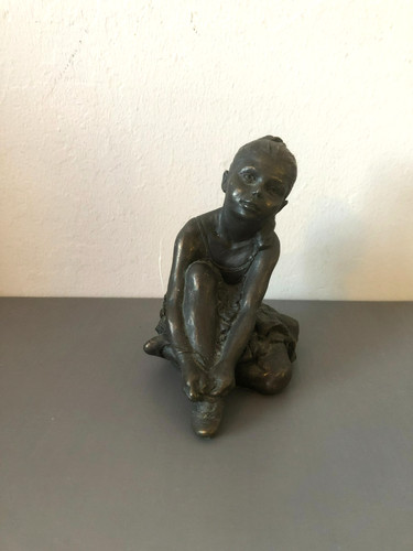 Beautiful vintage bronze resin - vintage,