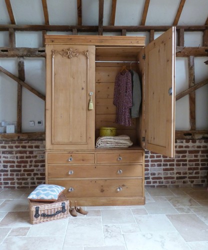 Large victorian pine linen - pine,