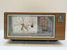 Vintage 1970's GE AM/FM Clock Radio, Wake to Music, Model 7-4550B
