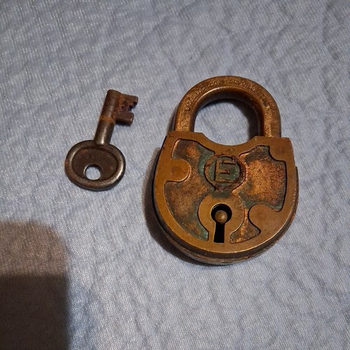 Vintage eagle lock brass - vintage, co